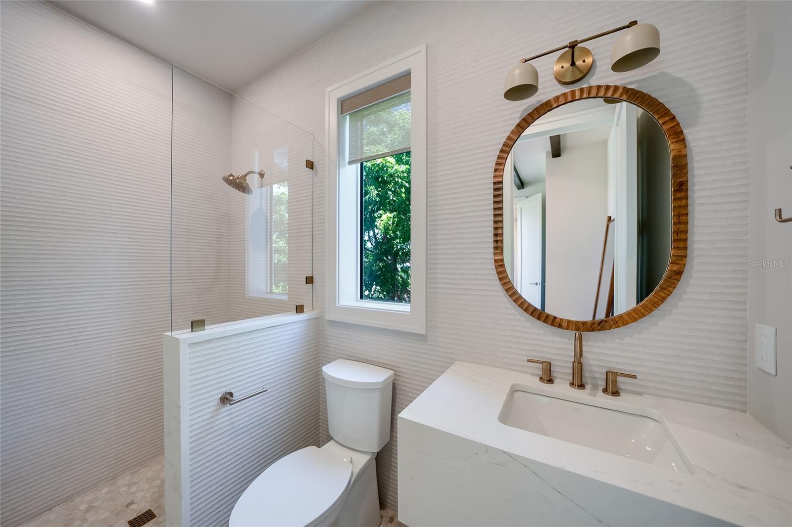 A4704981 Property Photo