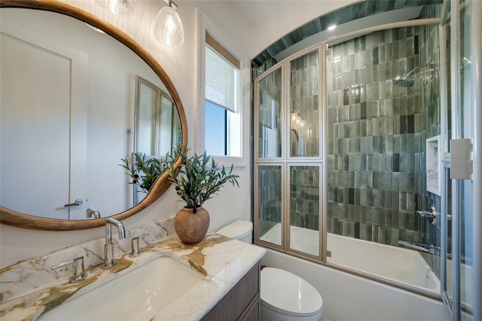 A4704981 Property Photo