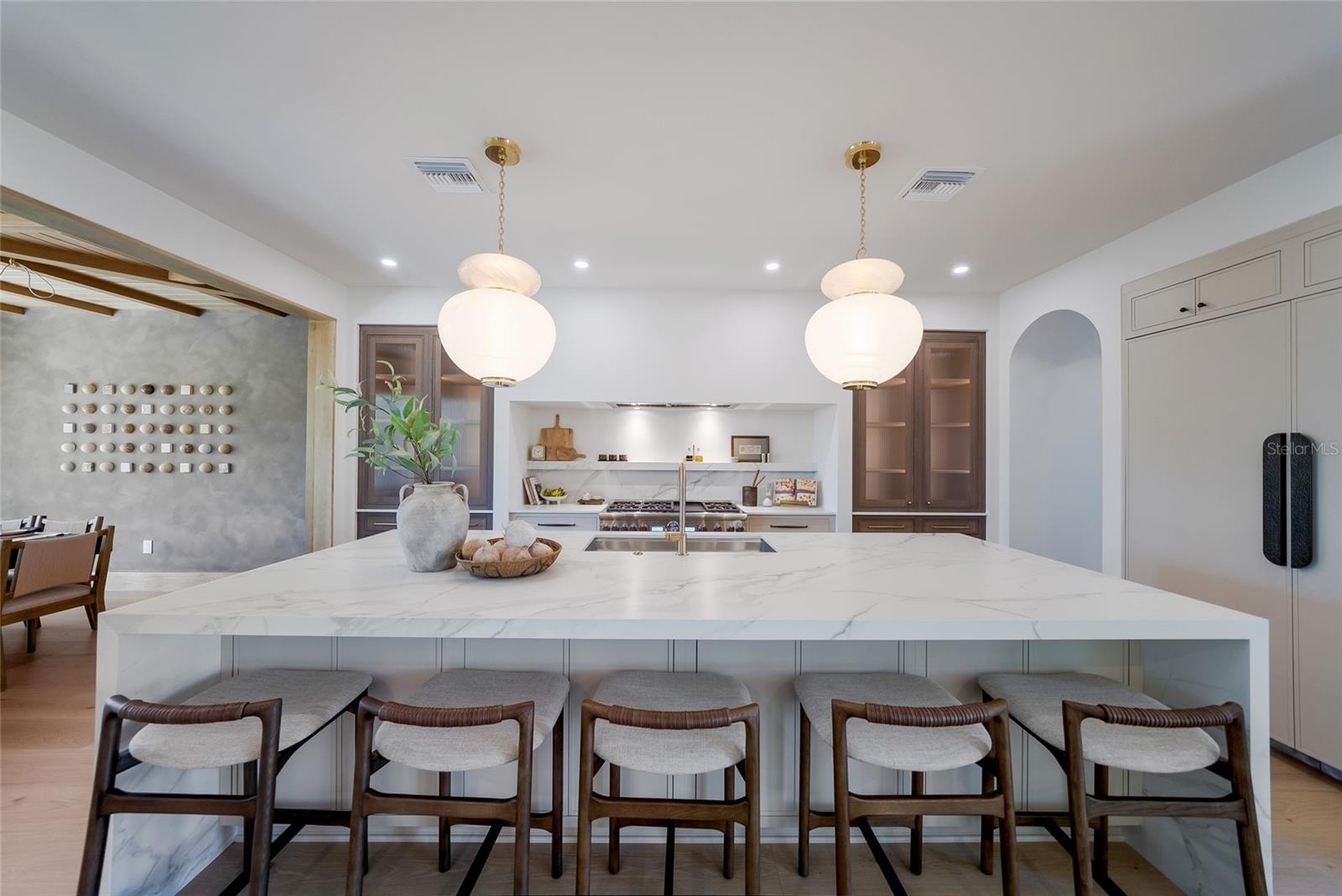 A4704981 Property Photo