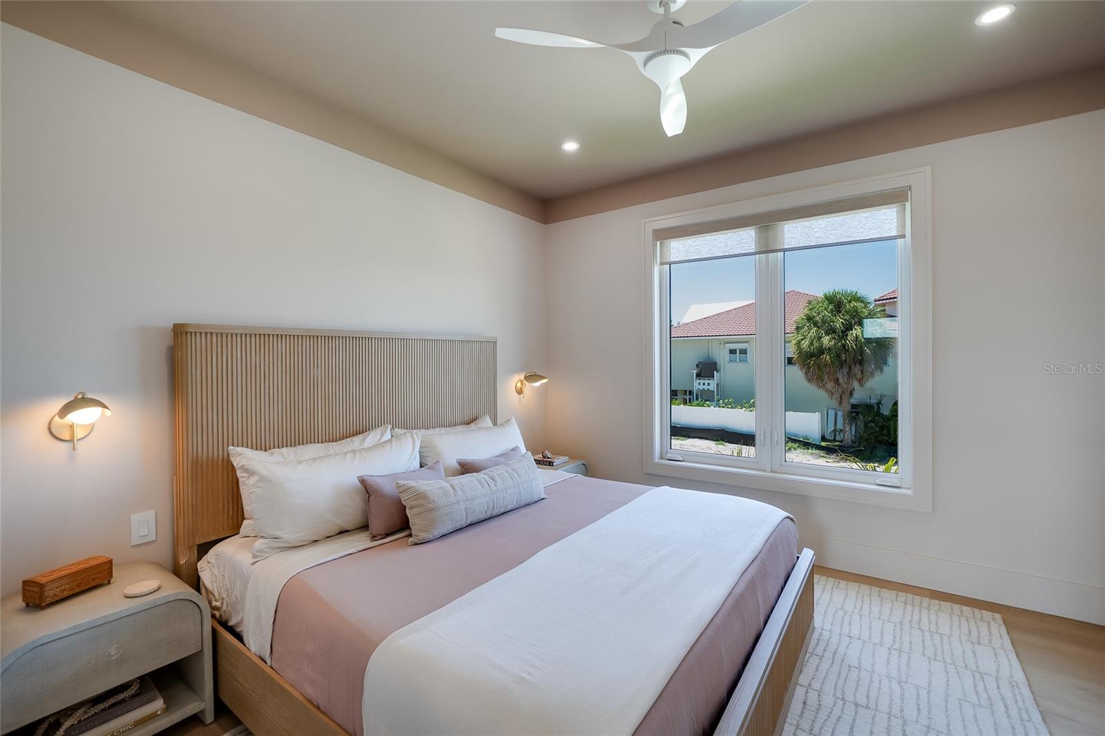 A4704981 Property Photo
