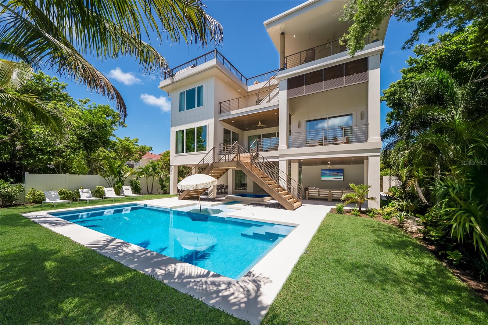 A4704981 Property Photo