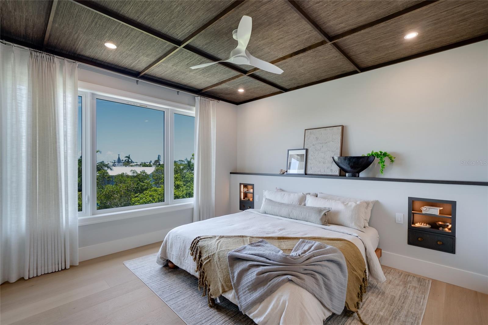 A4704981 Property Photo