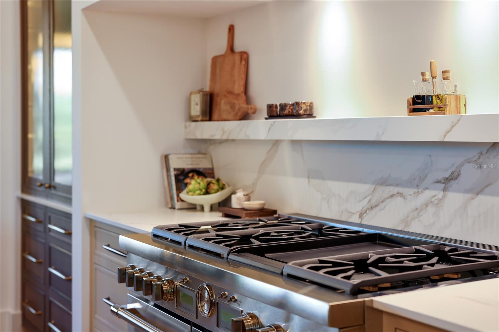 A4704981 Property Photo