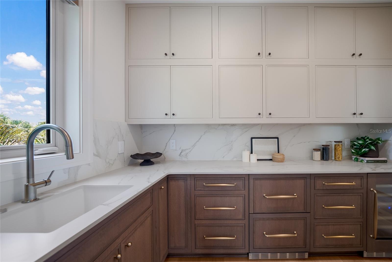 A4704981 Property Photo