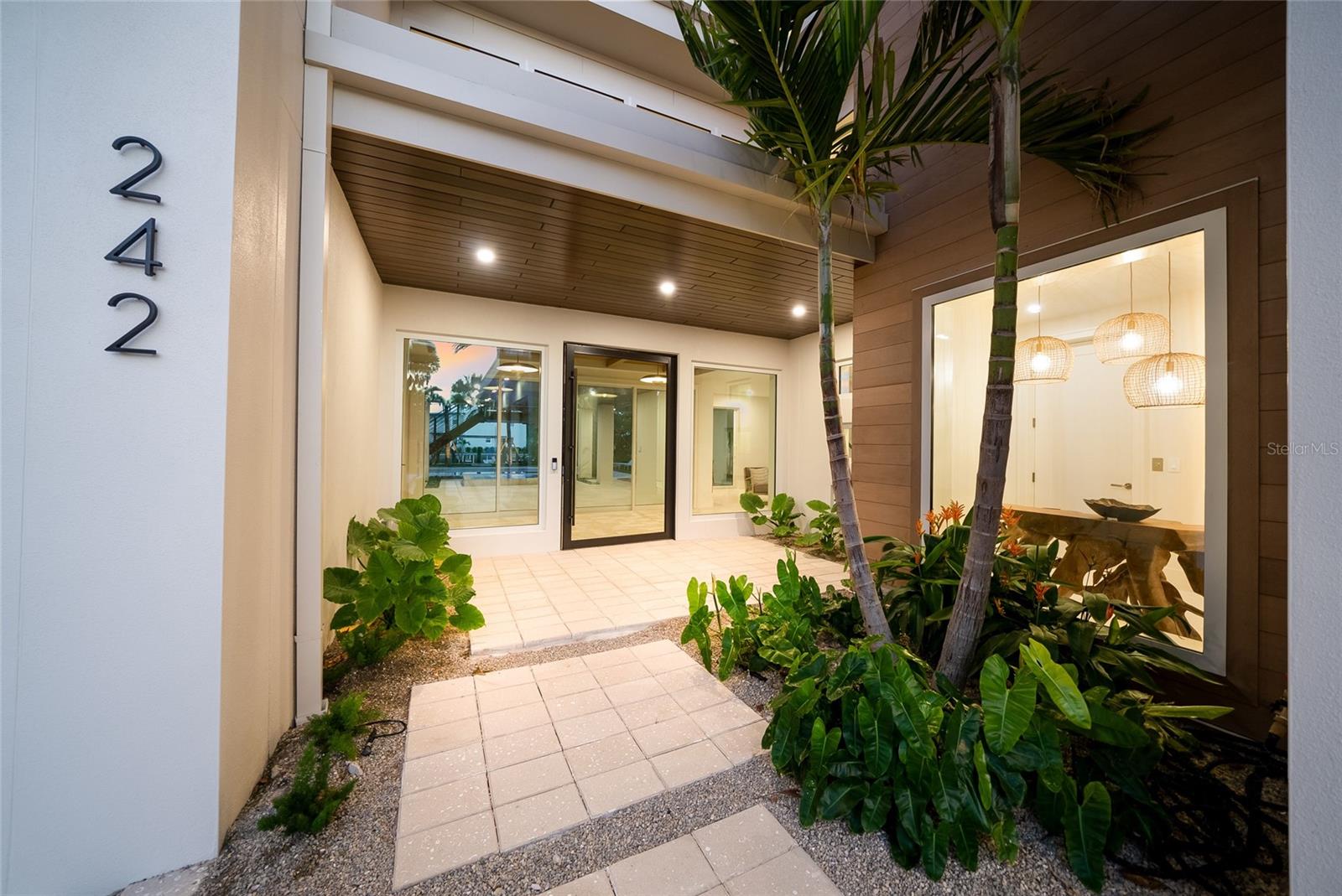A4704981 Property Photo
