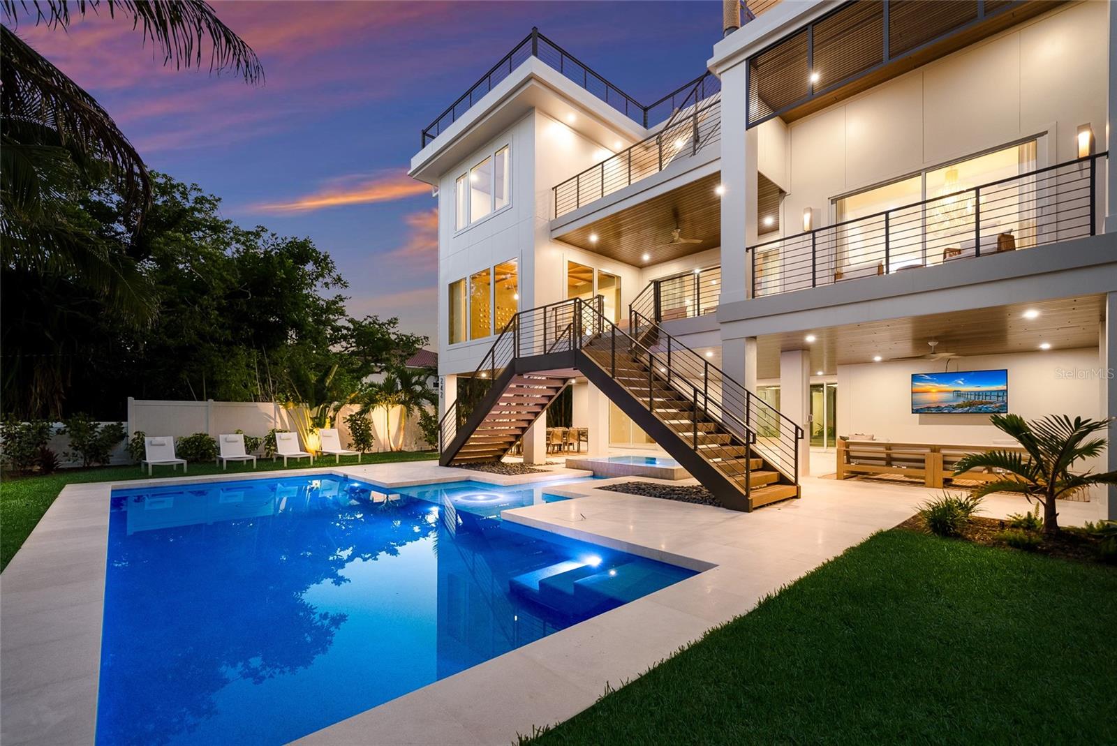 A4704981 Property Photo