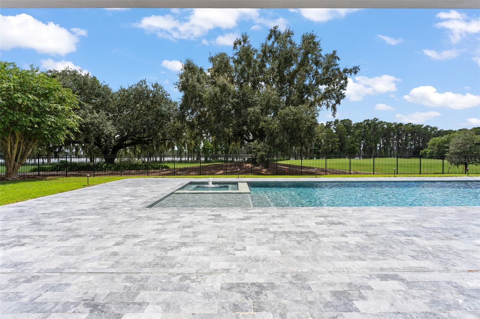 O6439156 Property Photo