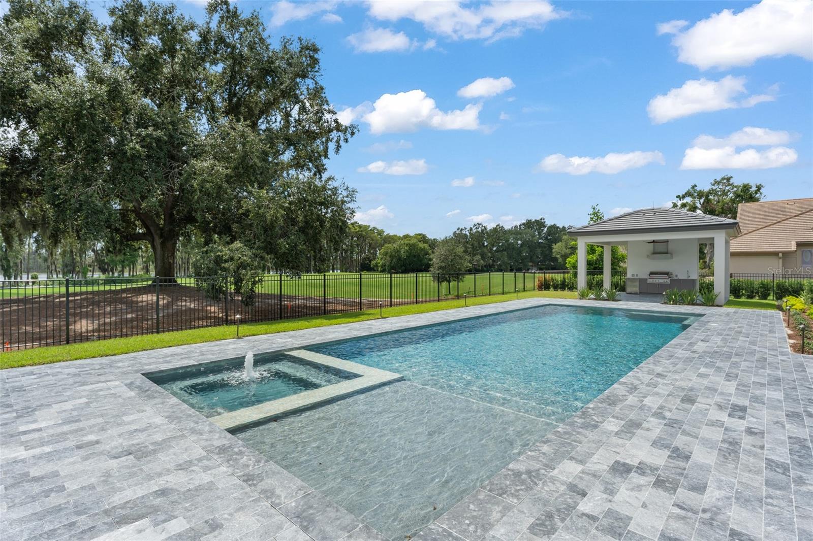 O6439156 Property Photo