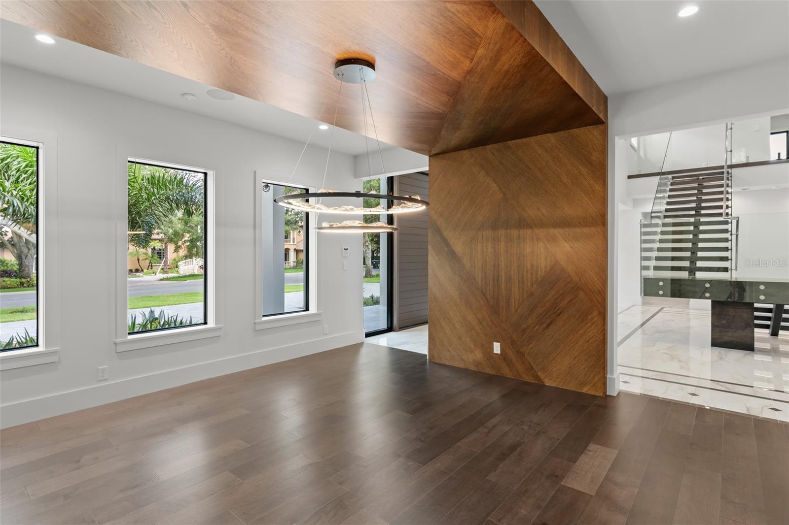 O6439156 Property Photo