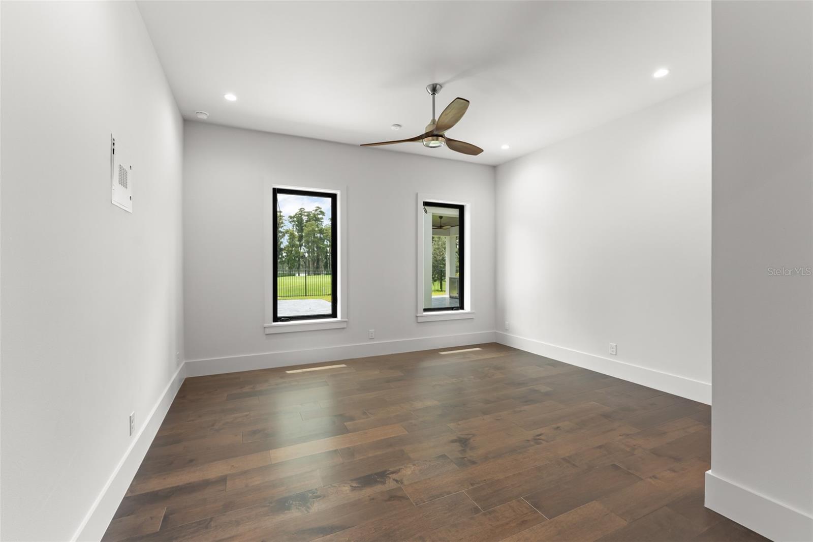O6439156 Property Photo