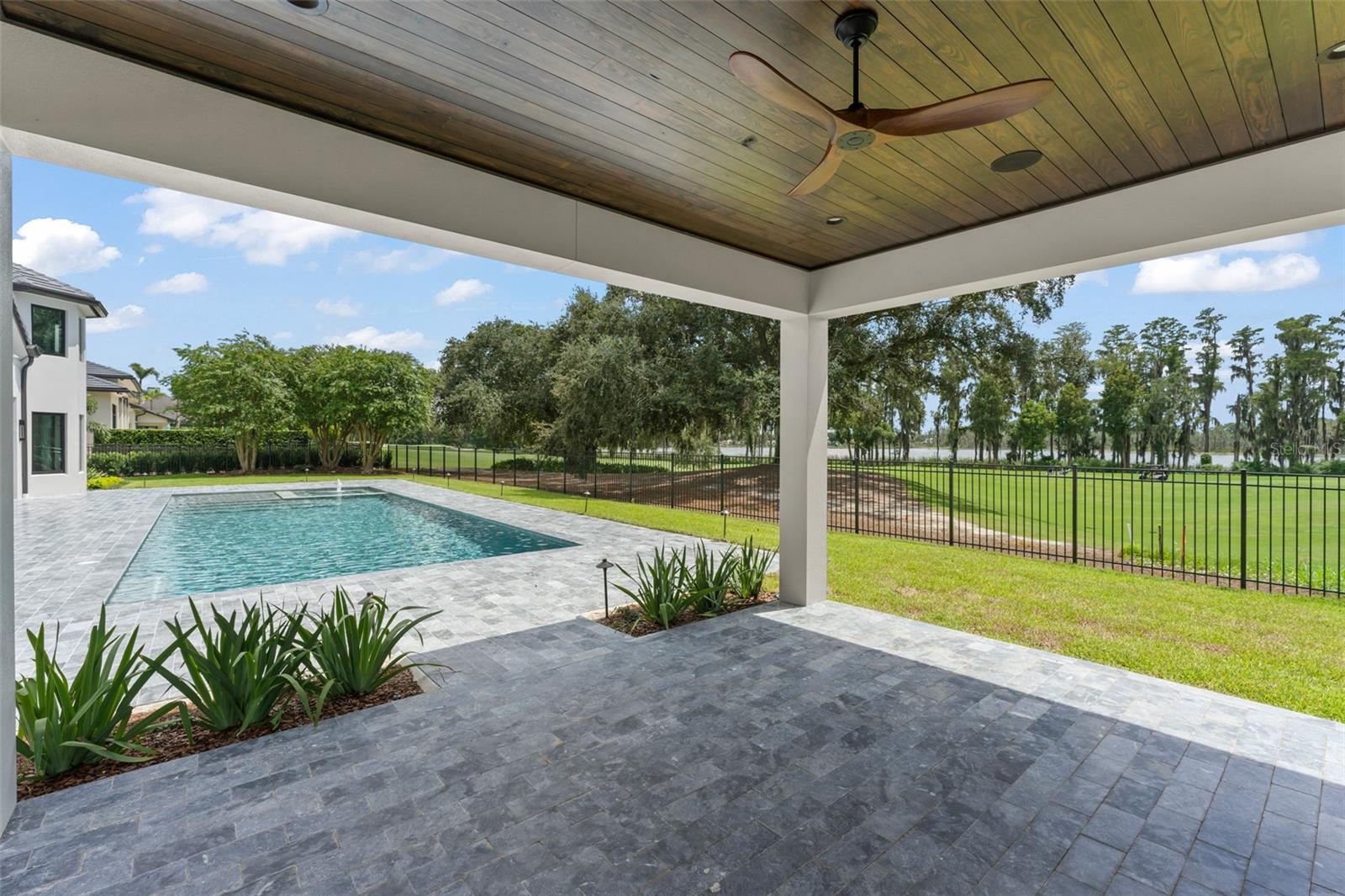 O6439156 Property Photo
