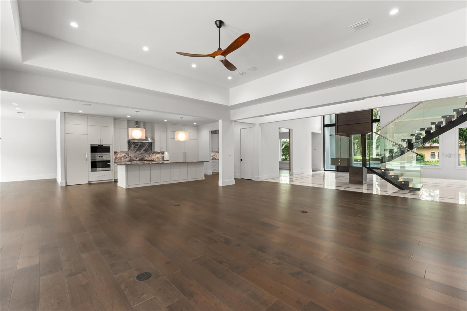 O6439156 Property Photo
