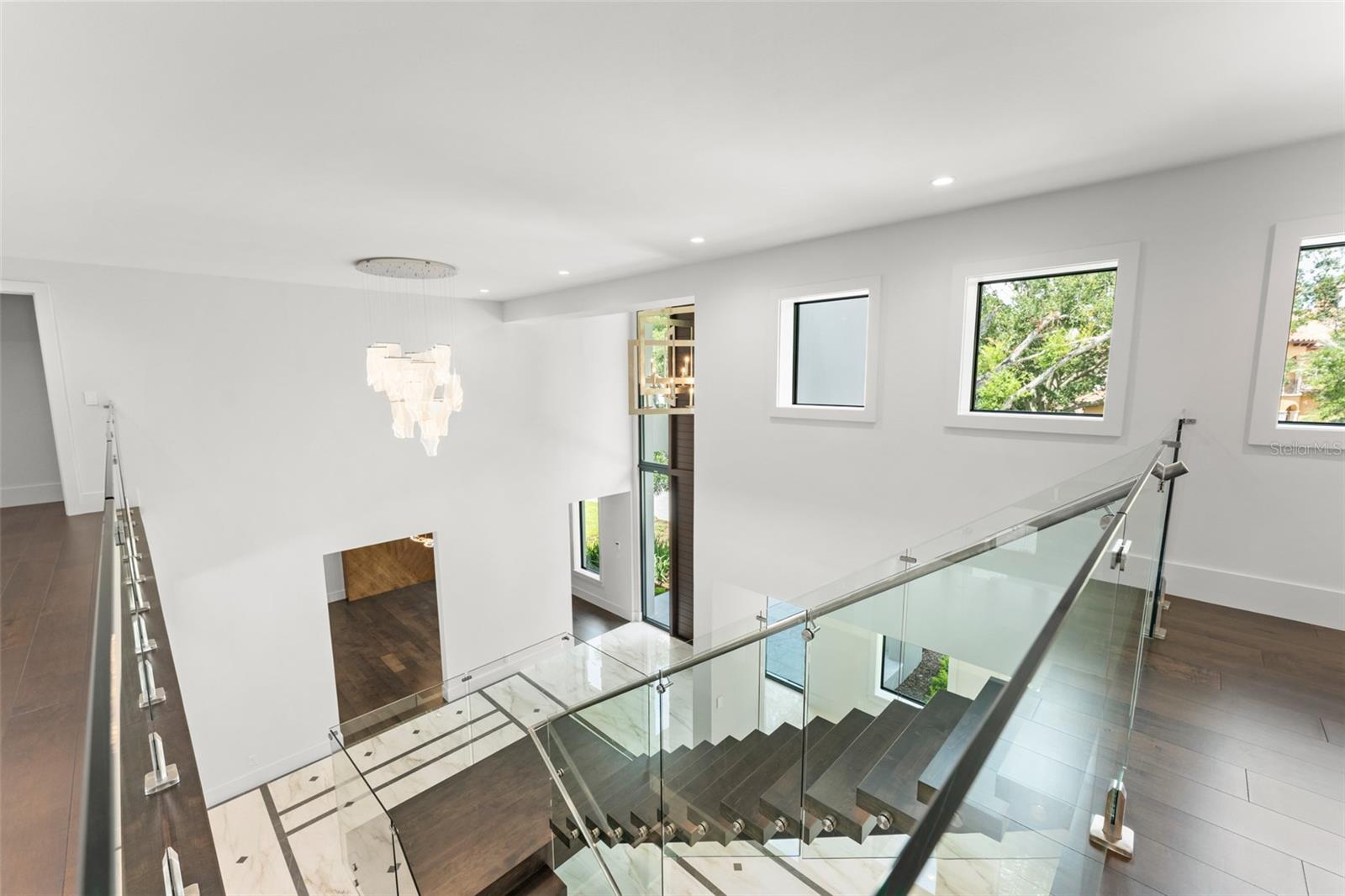 O6439156 Property Photo