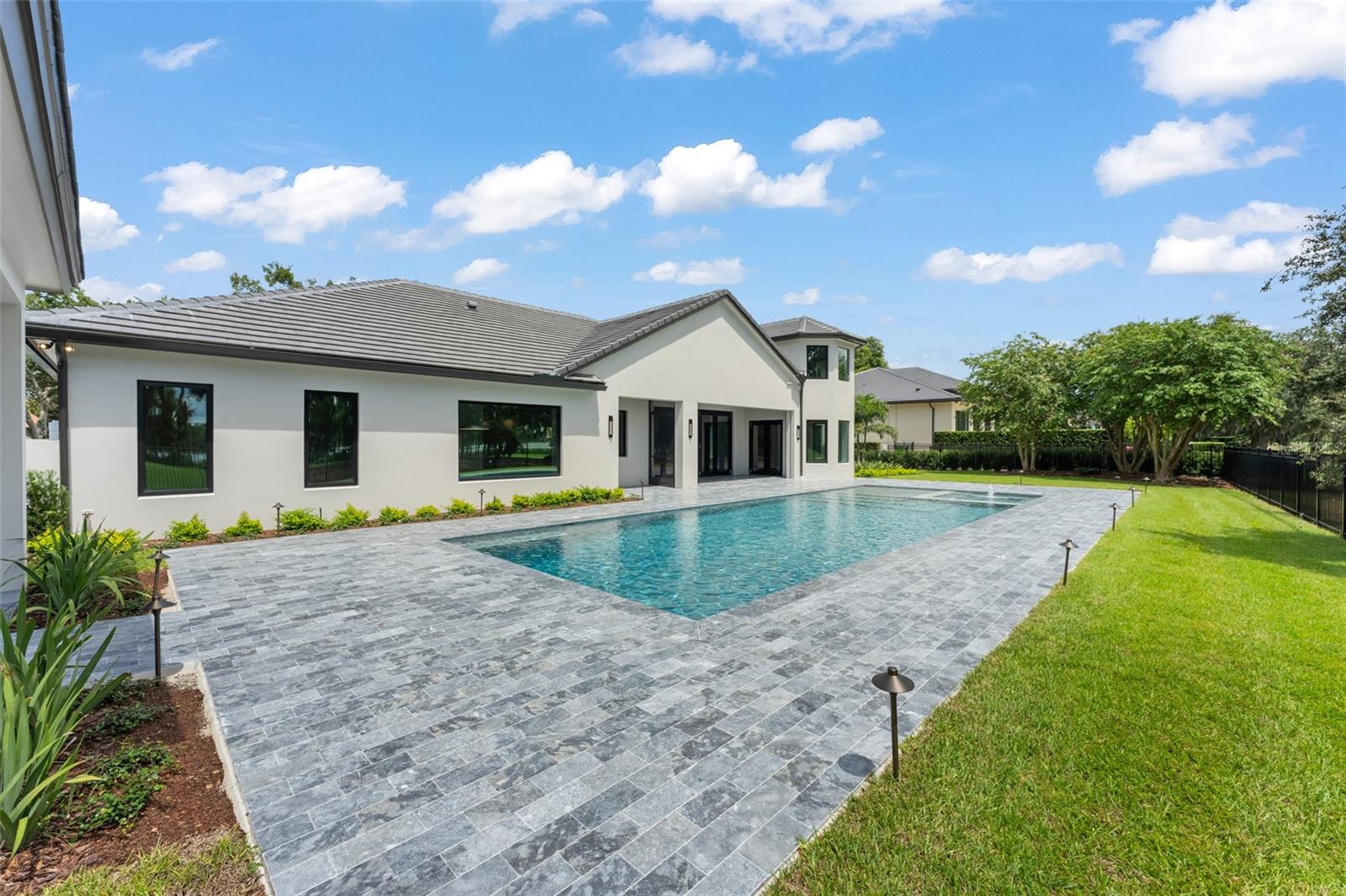 O6439156 Property Photo