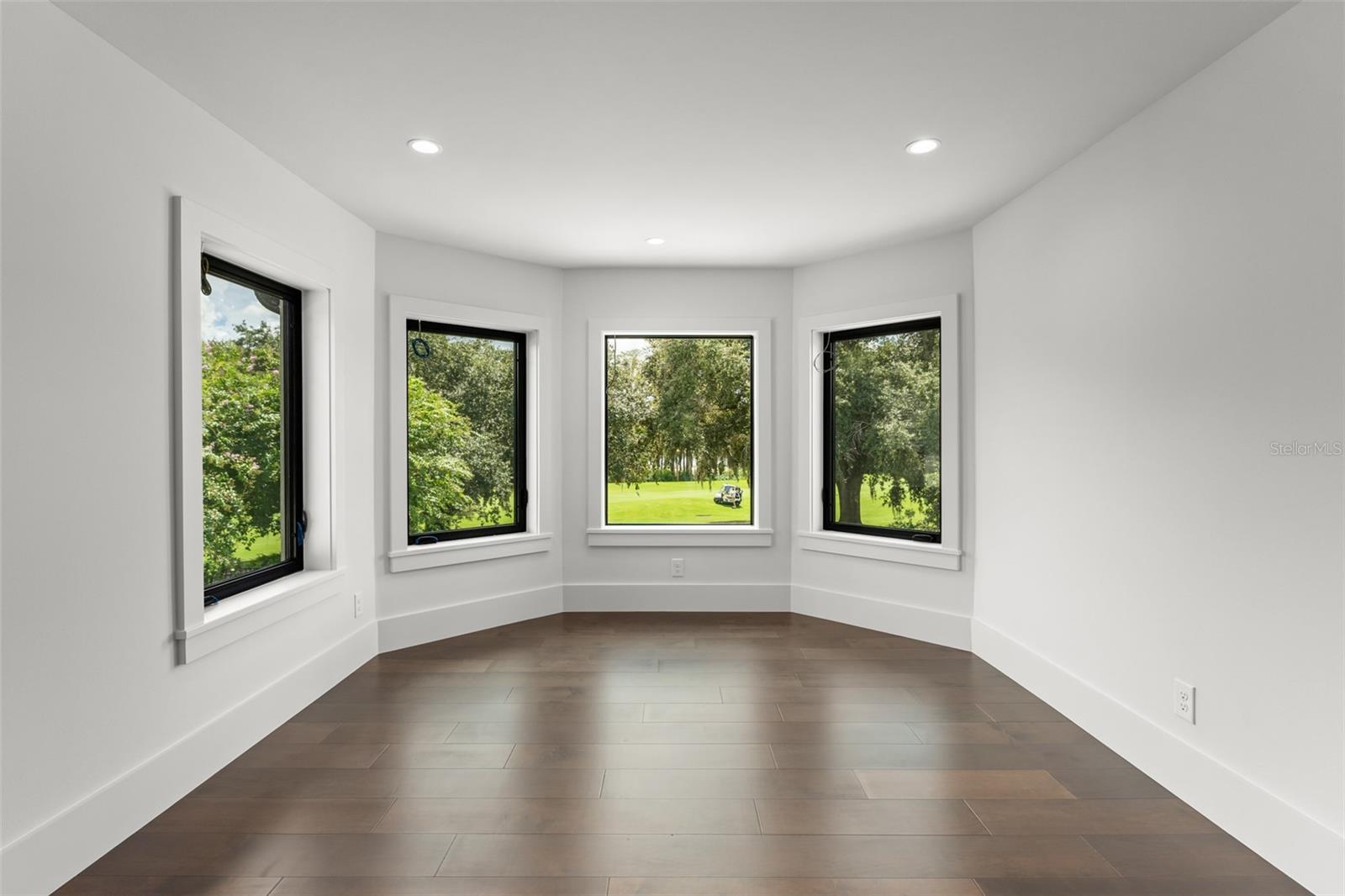 O6439156 Property Photo