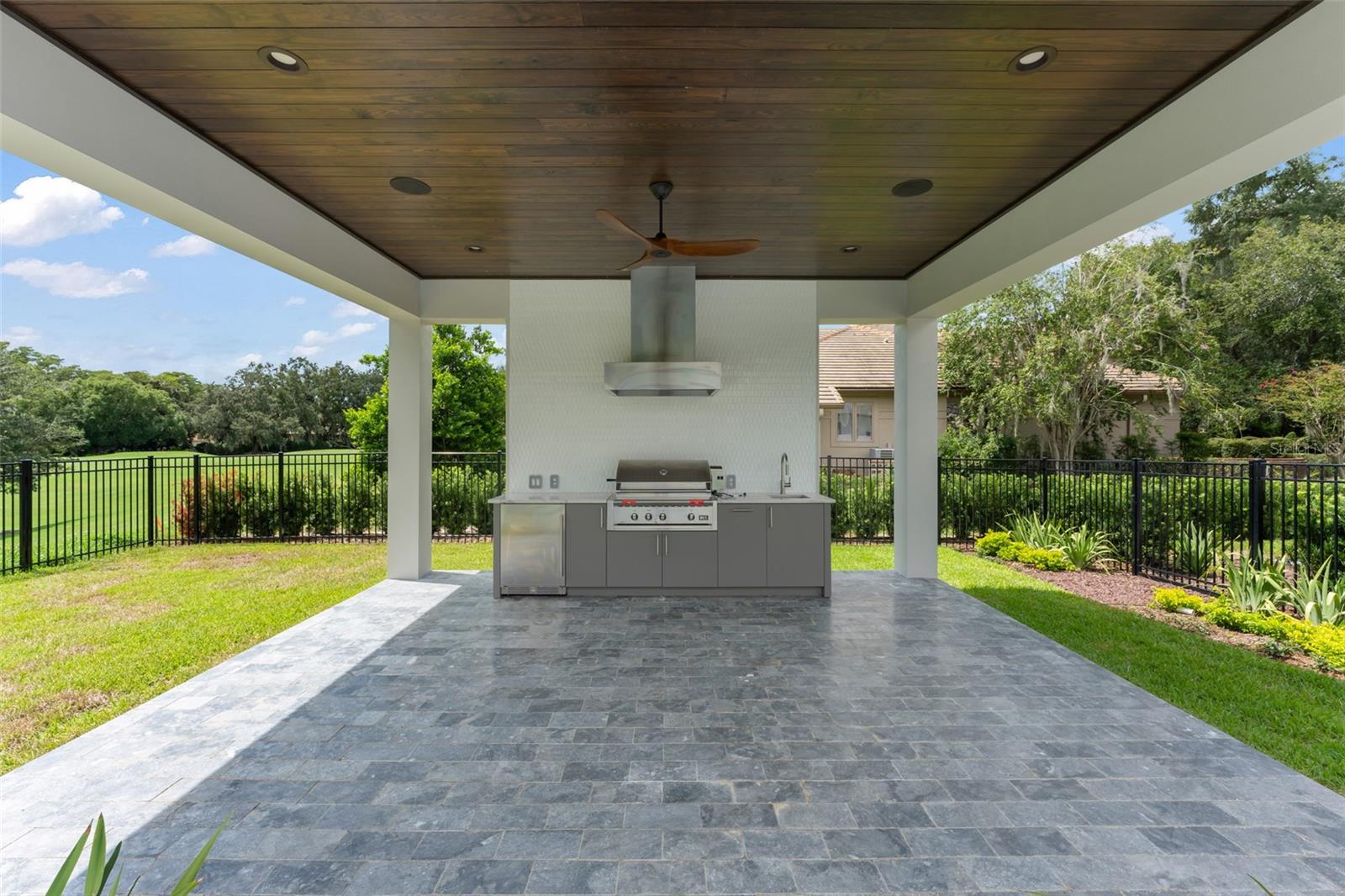 O6439156 Property Photo