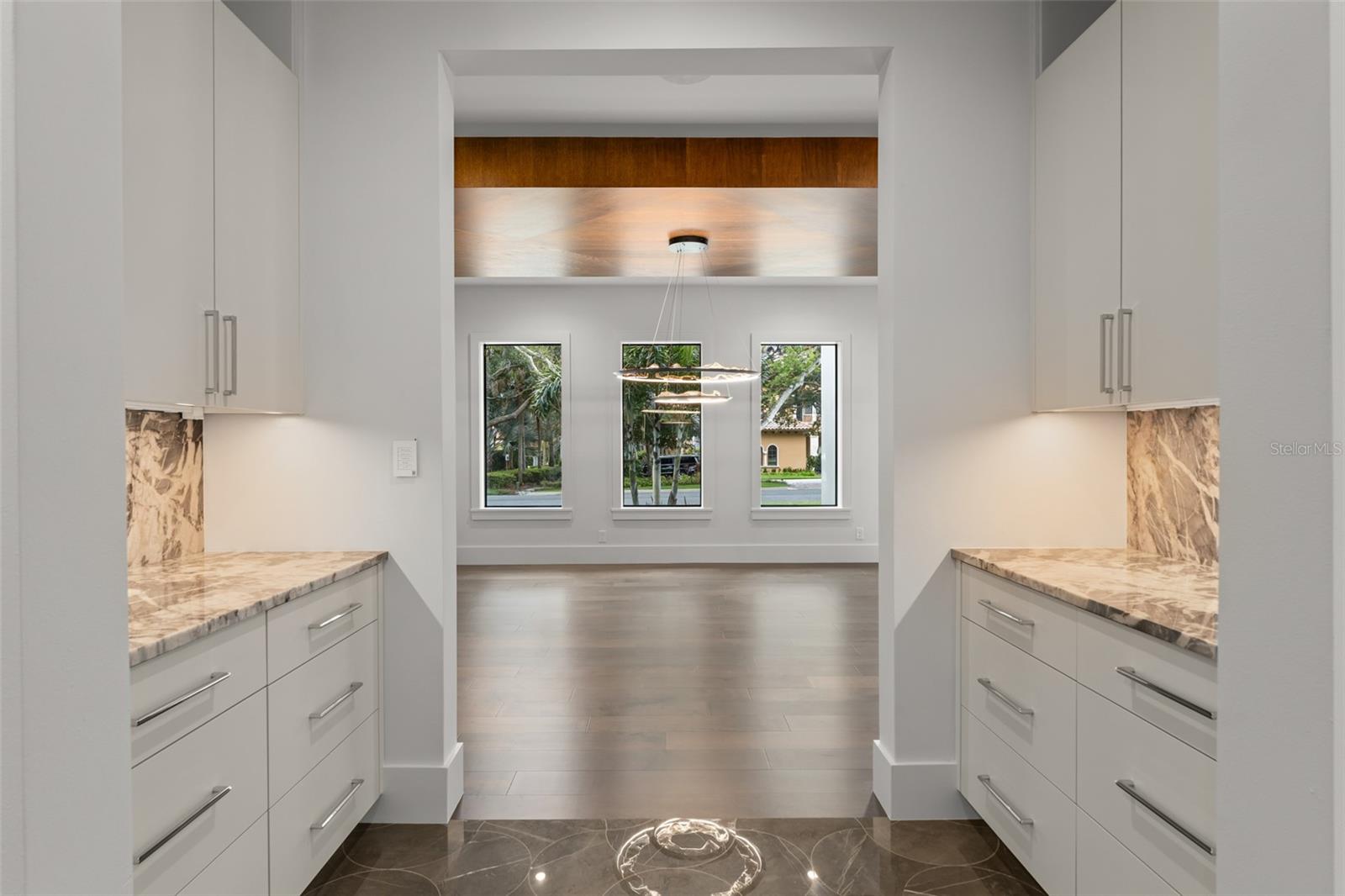 O6439156 Property Photo