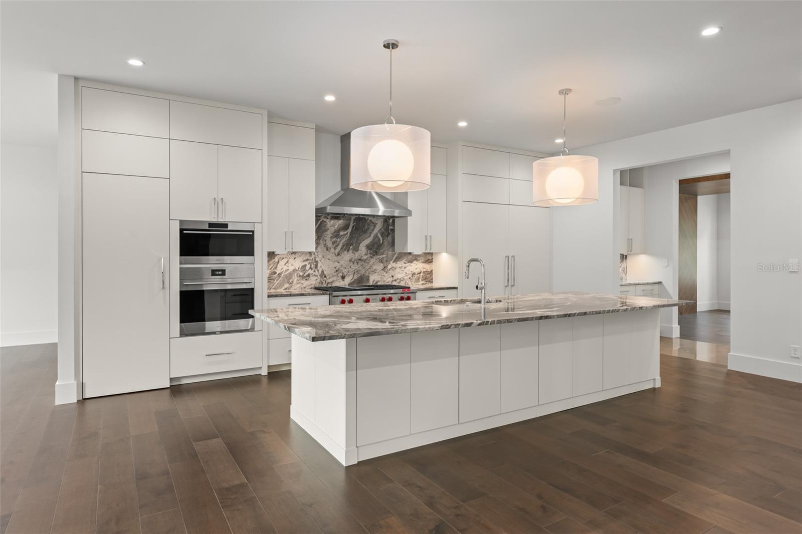 O6439156 Property Photo