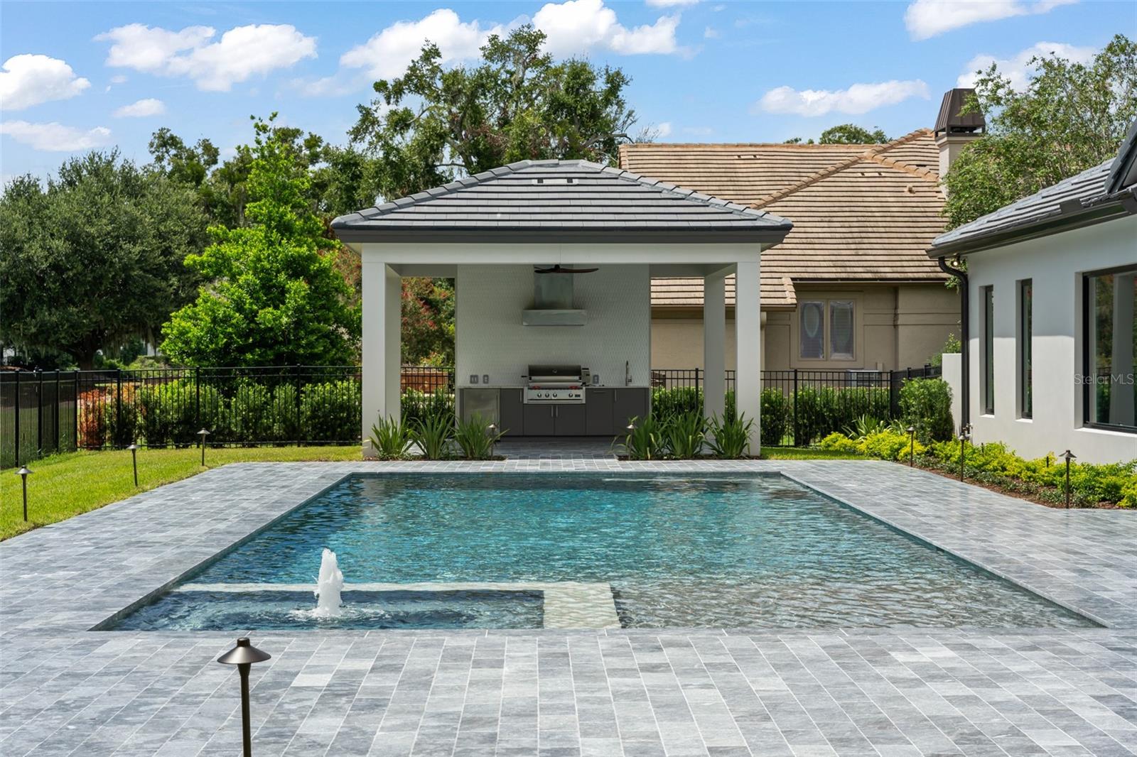 O6439156 Property Photo
