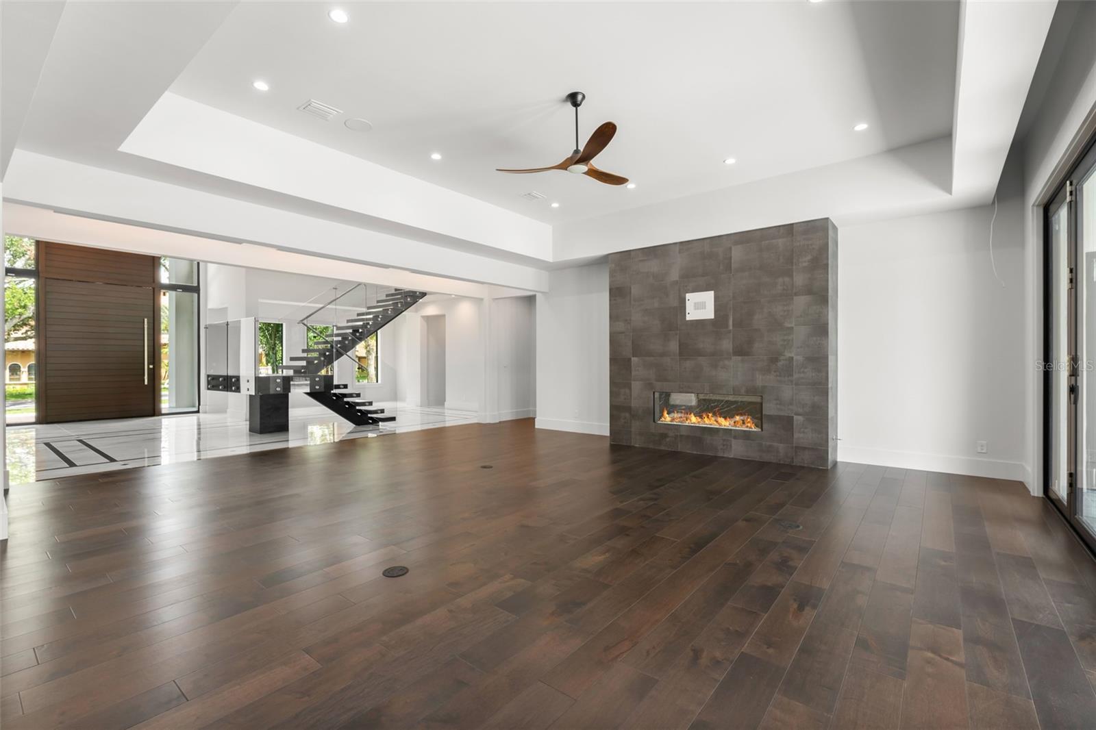 O6439156 Property Photo