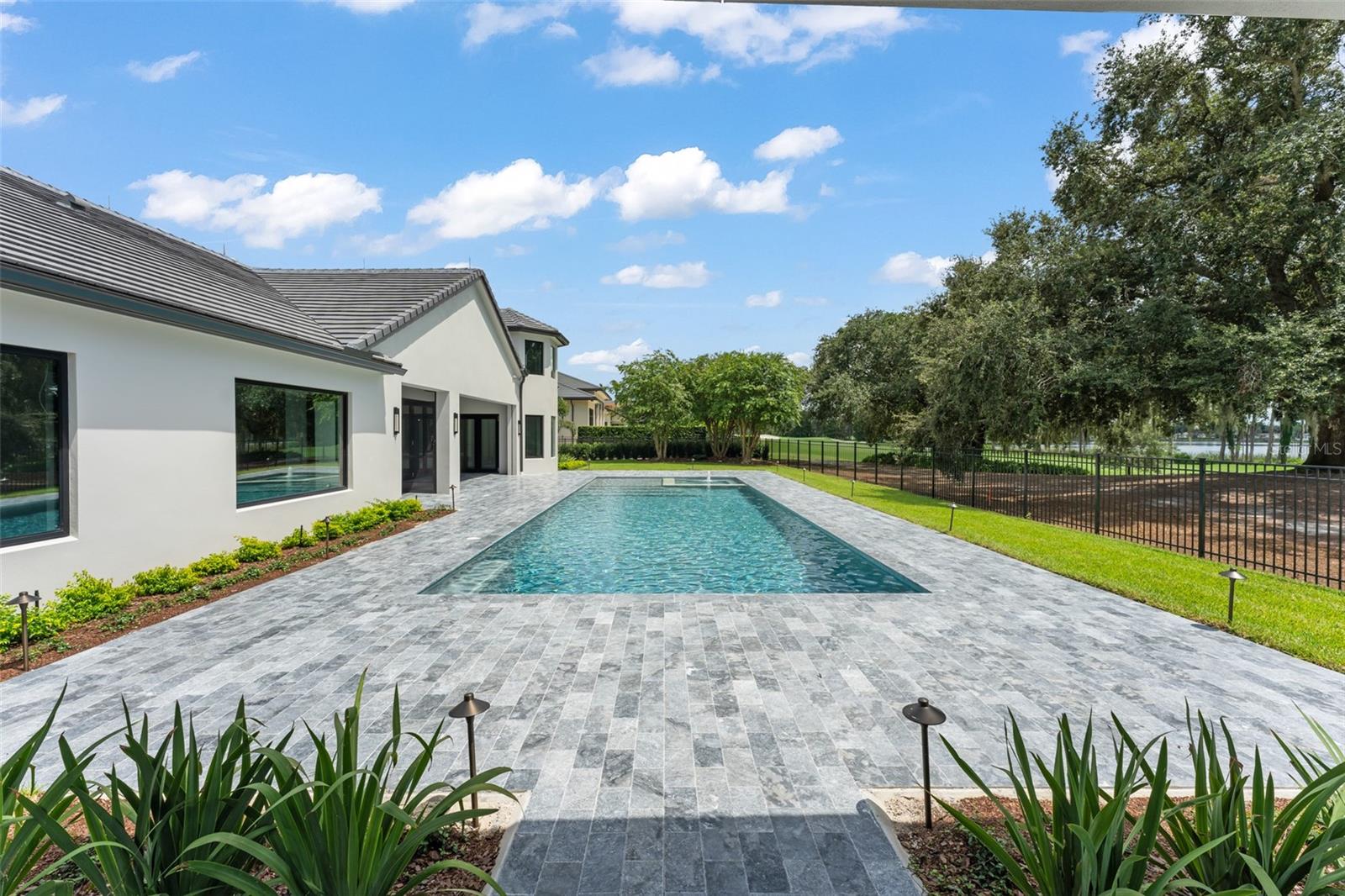 O6439156 Property Photo