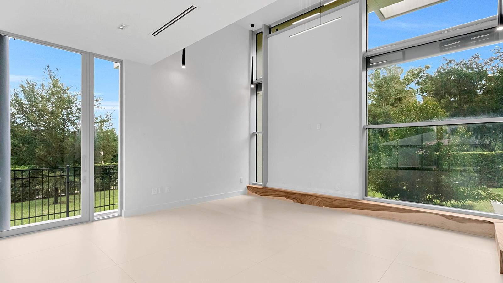 O6439181 Property Photo