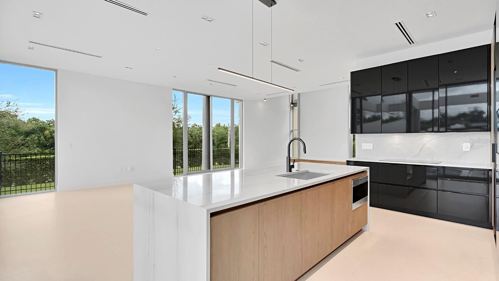 O6439181 Property Photo