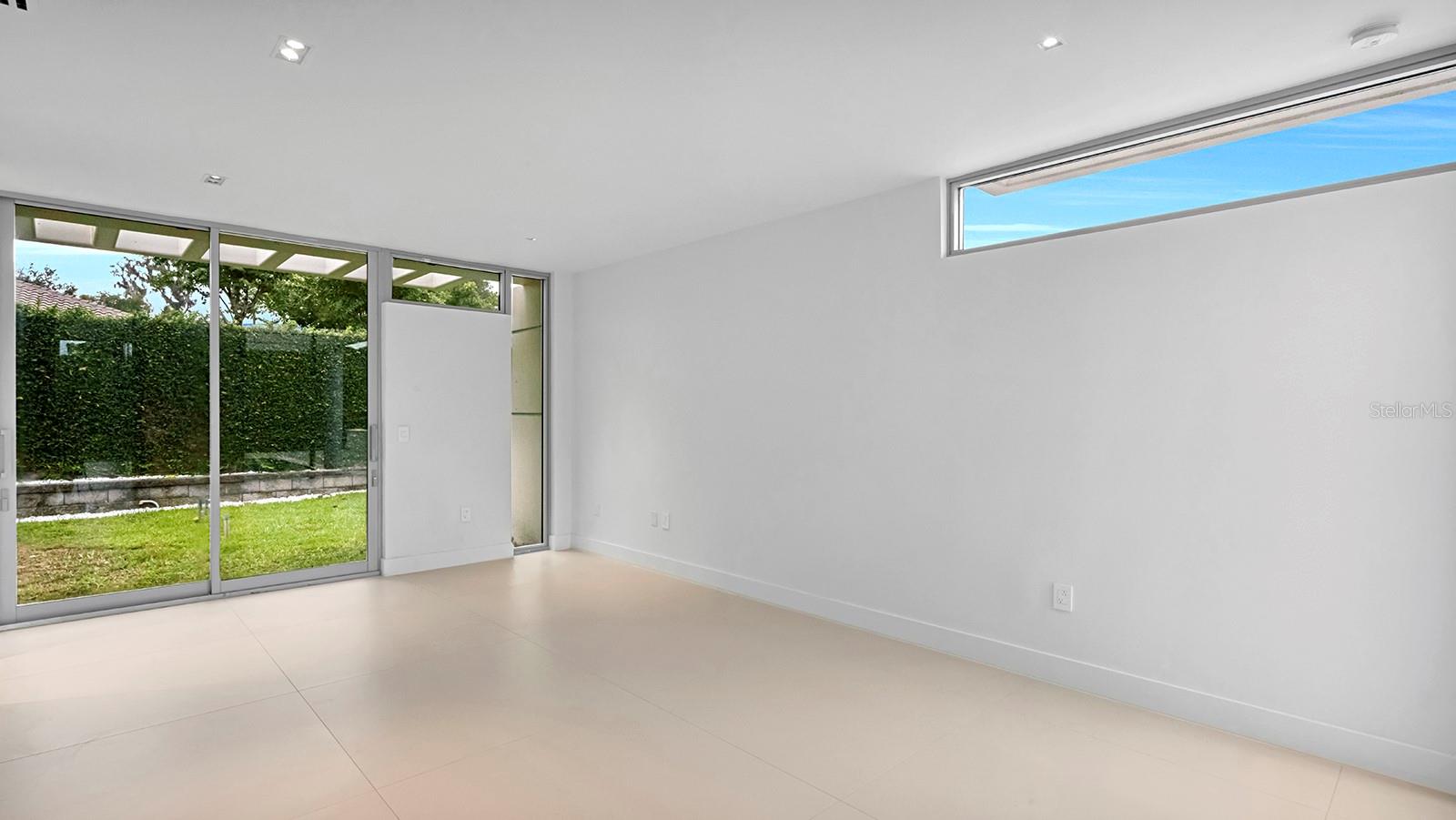 O6439181 Property Photo