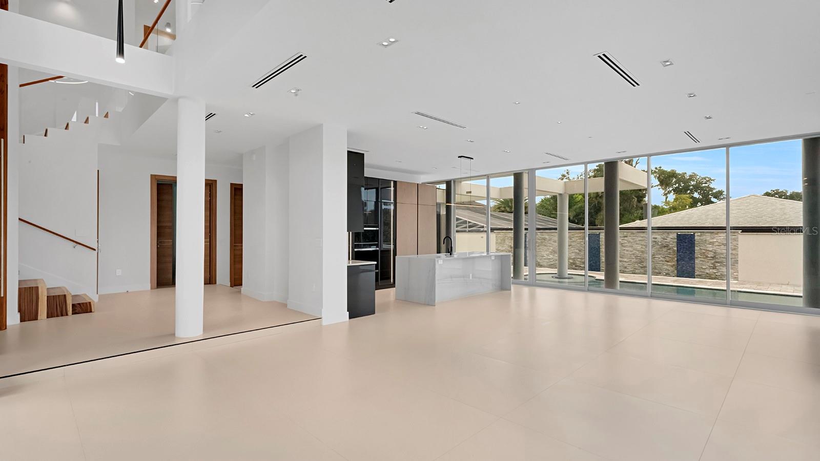 O6439181 Property Photo