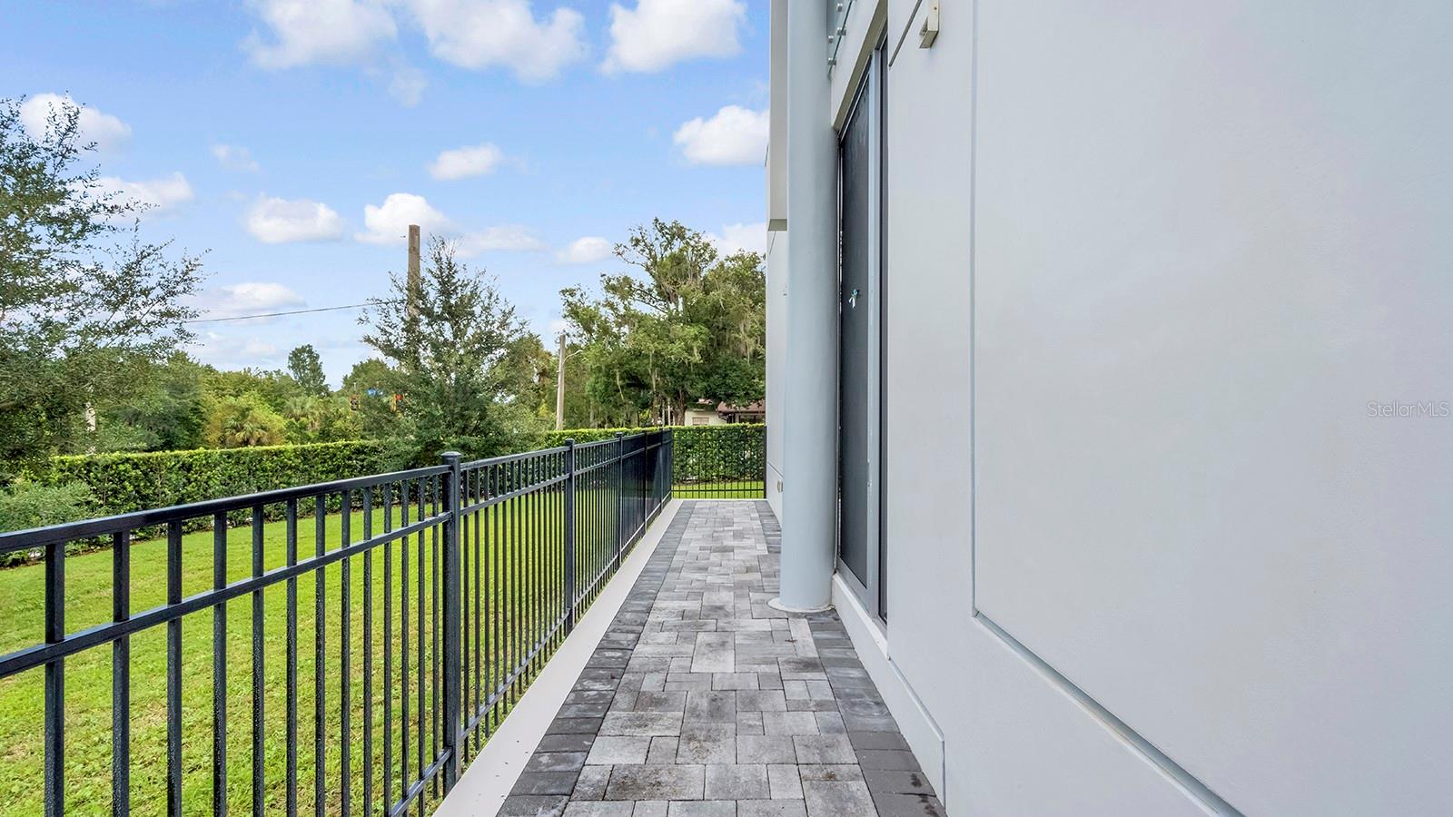O6439181 Property Photo
