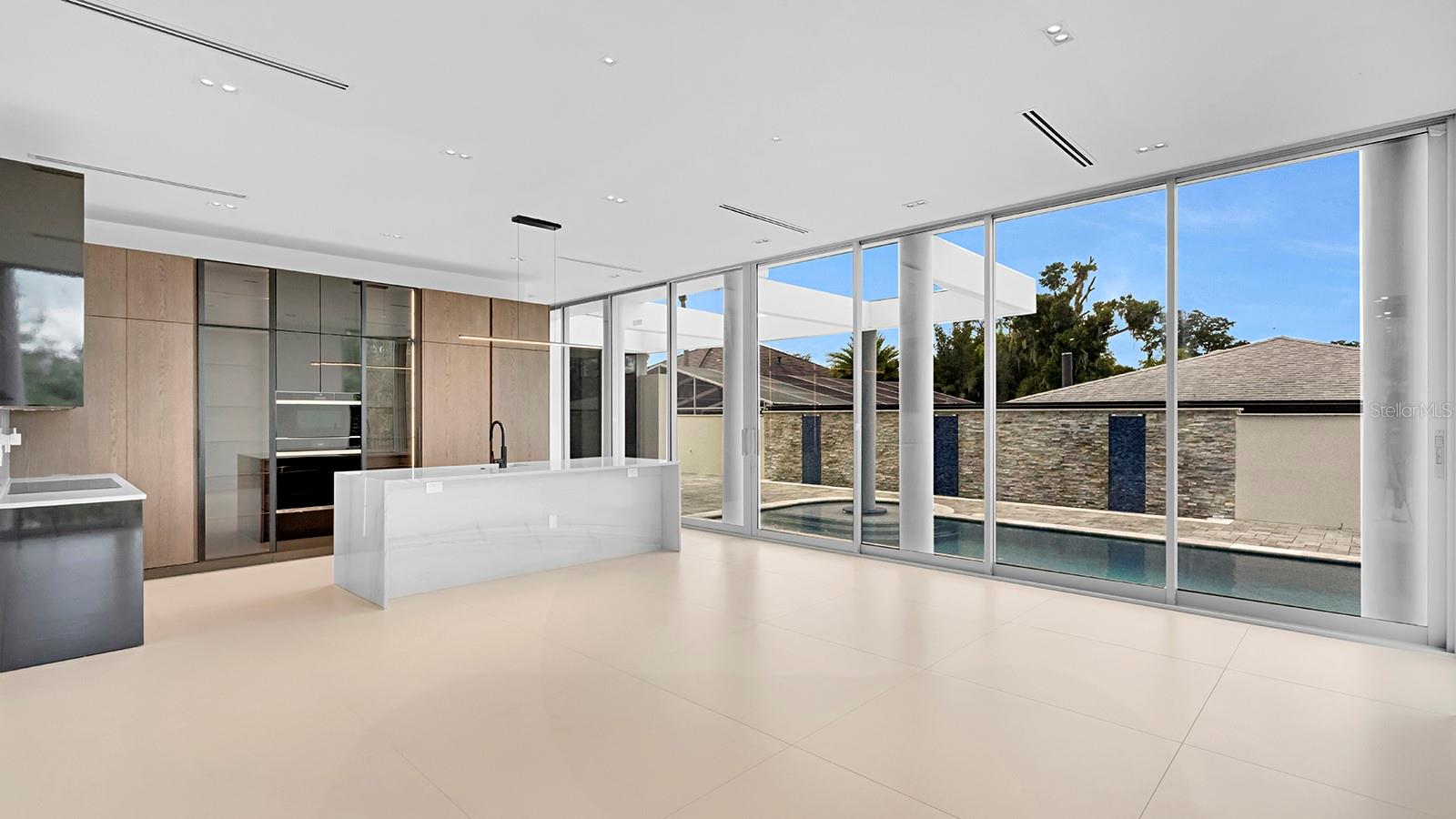 O6439181 Property Photo