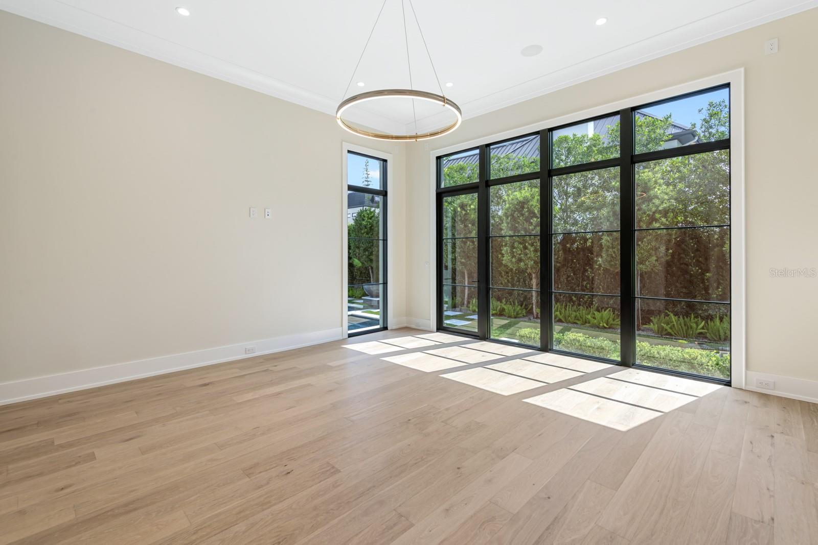 O6439388 Property Photo