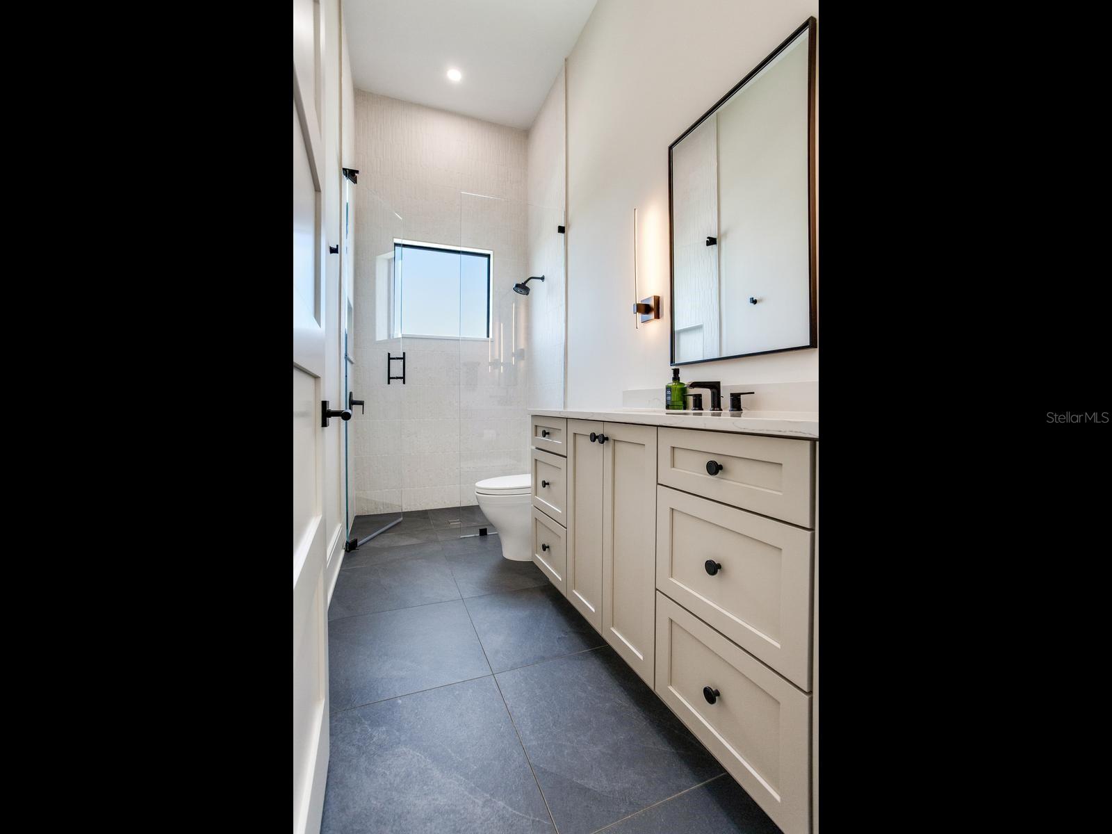 TB8546068 Property Photo