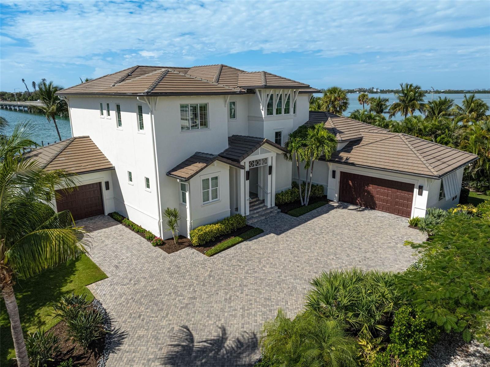 A4705380 Property Photo
