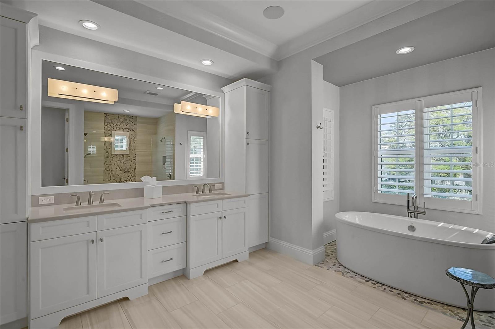 A4705380 Property Photo