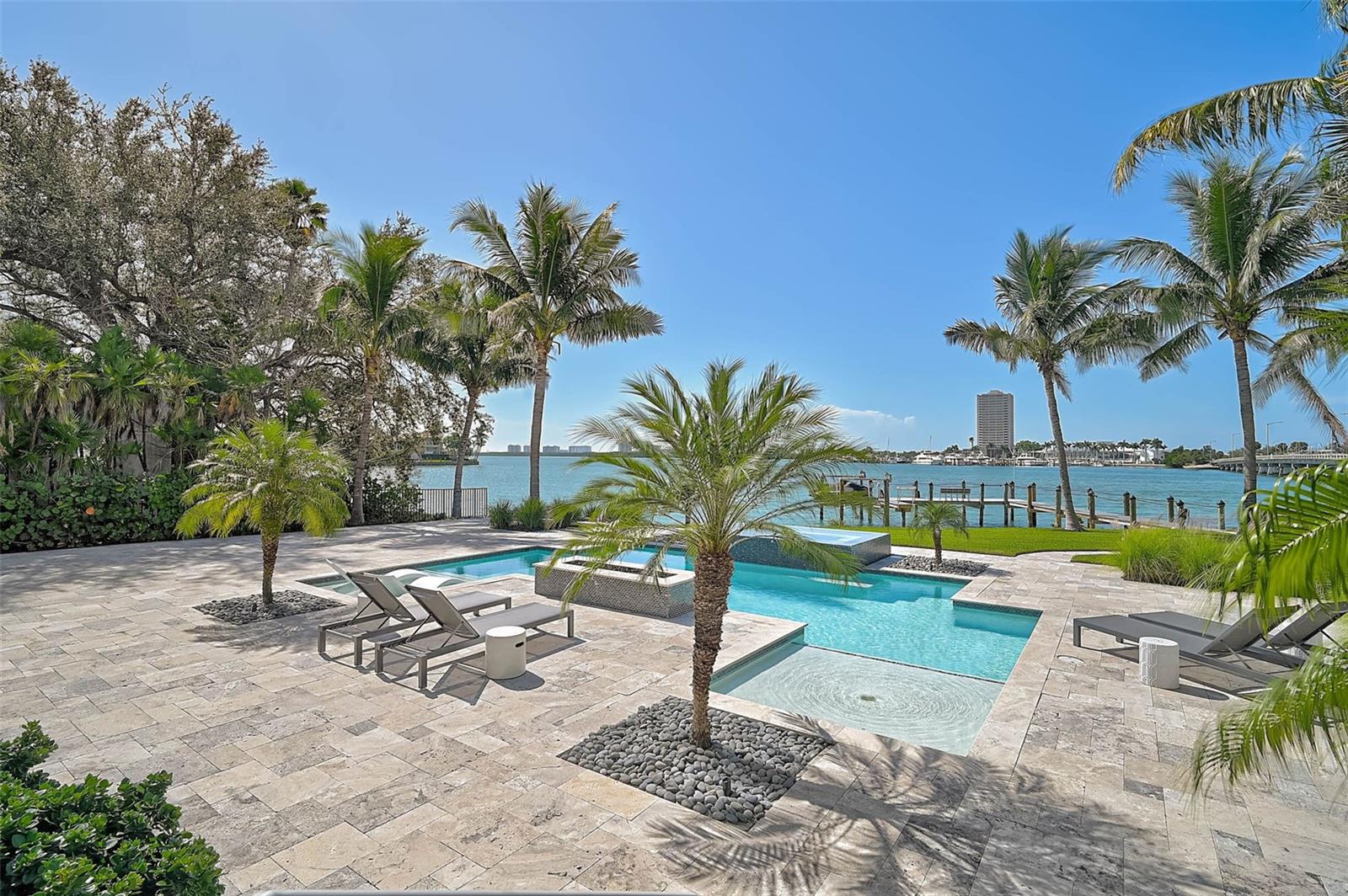 A4705380 Property Photo
