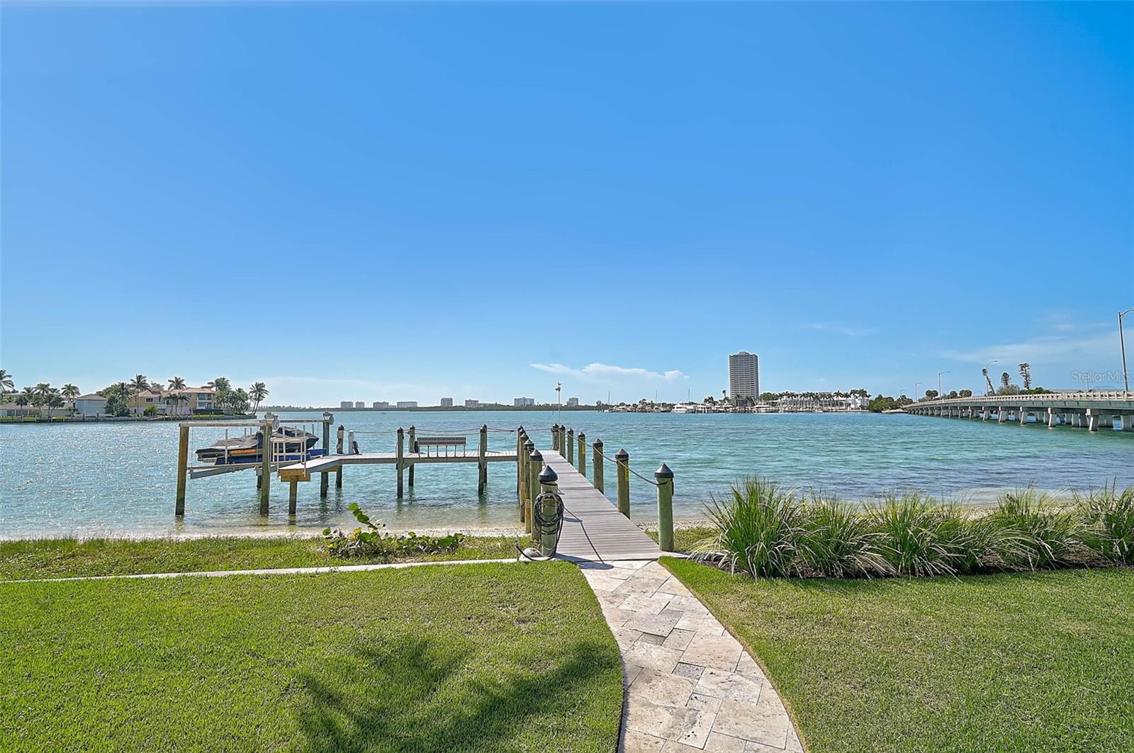 A4705380 Property Photo