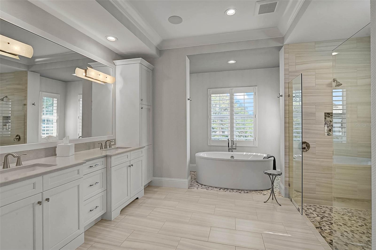 A4705380 Property Photo