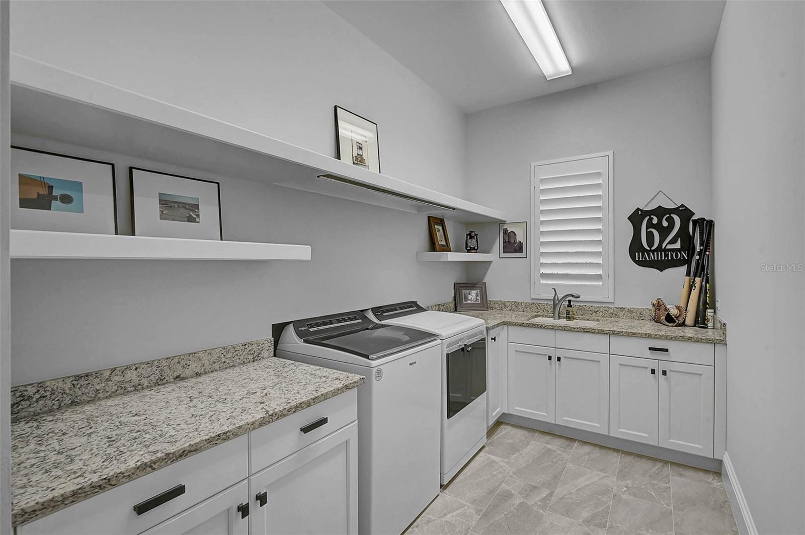A4705380 Property Photo