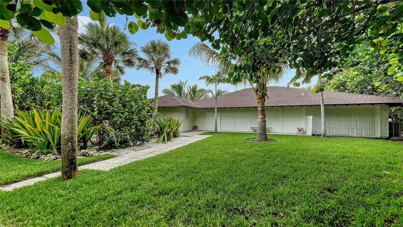 A4705426 Property Photo