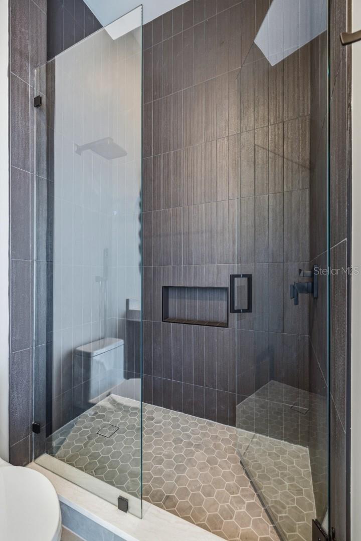 TB8546723 Property Photo