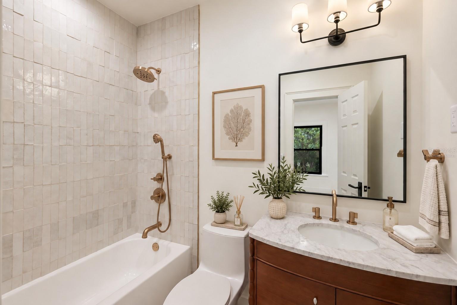 A4705701 Property Photo