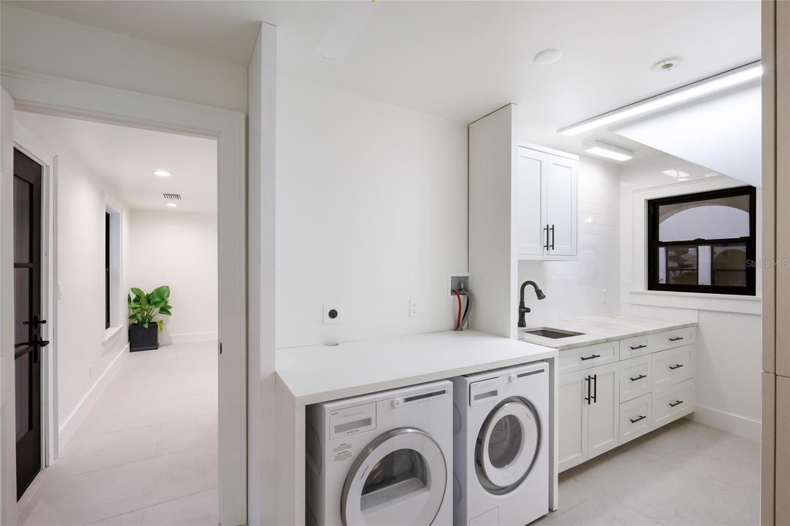 A4705701 Property Photo