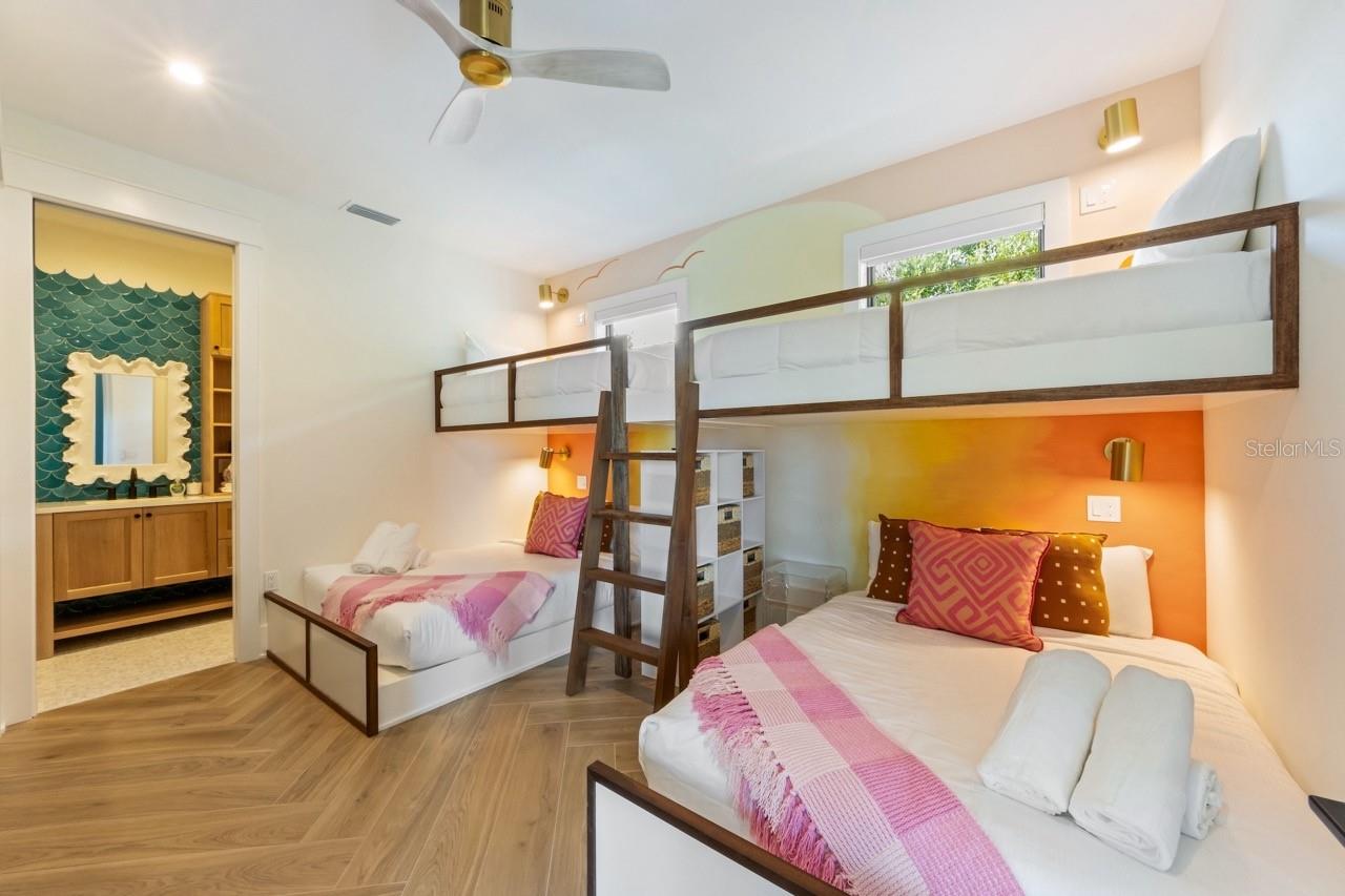 A4705734 Property Photo
