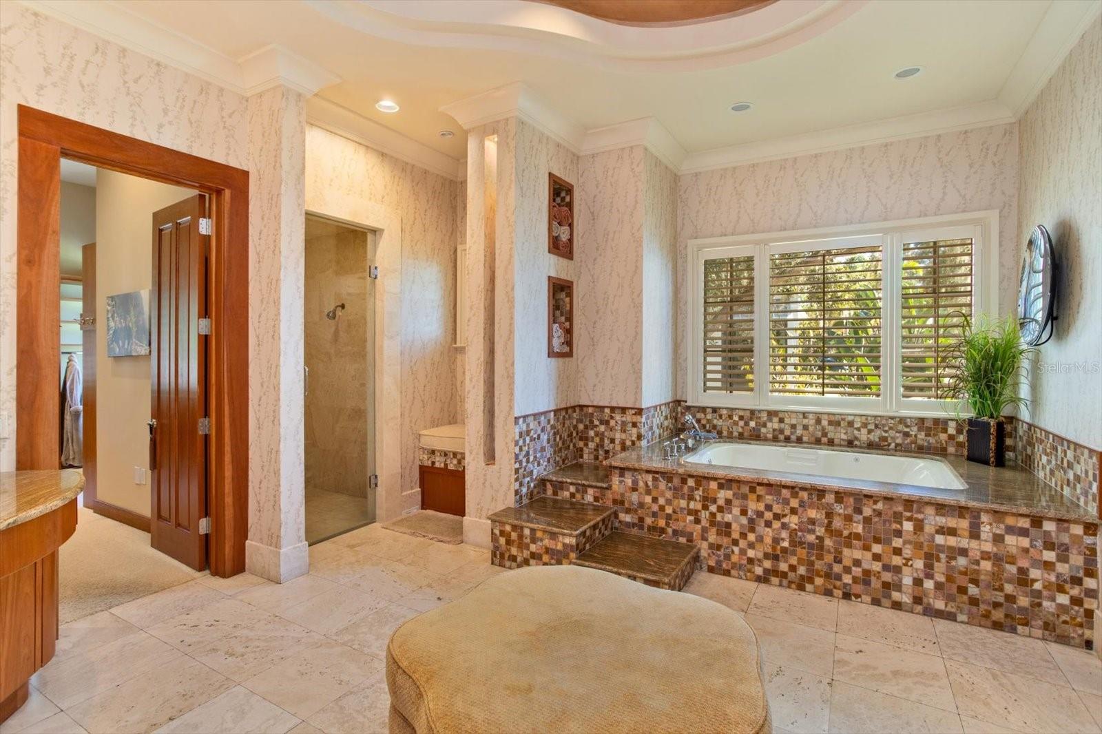 O6441344 Property Photo