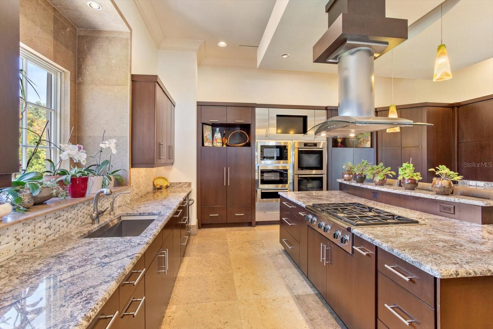 O6441344 Property Photo
