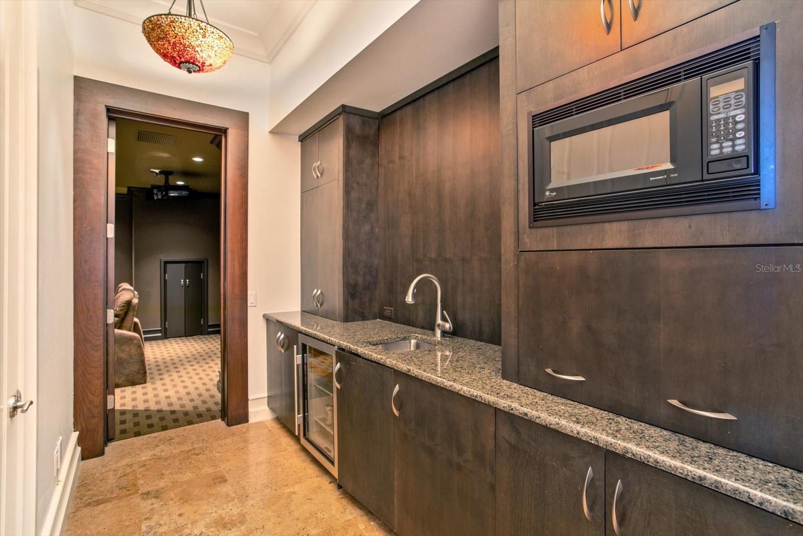 O6441344 Property Photo
