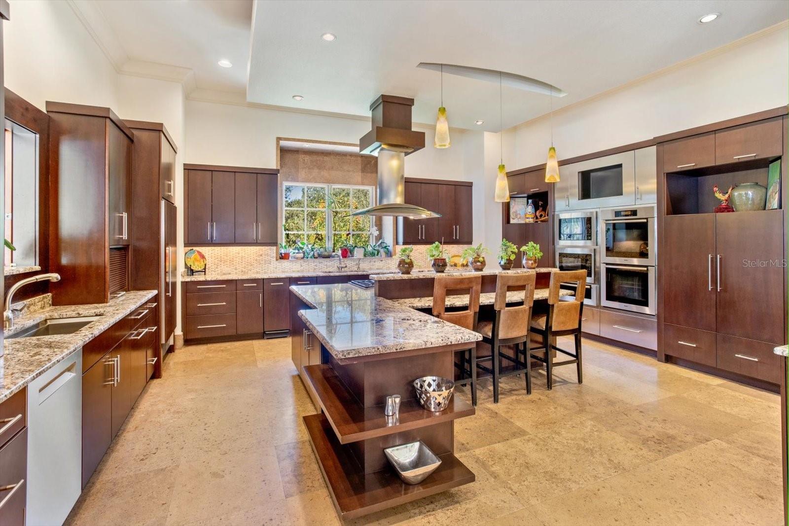 O6441344 Property Photo