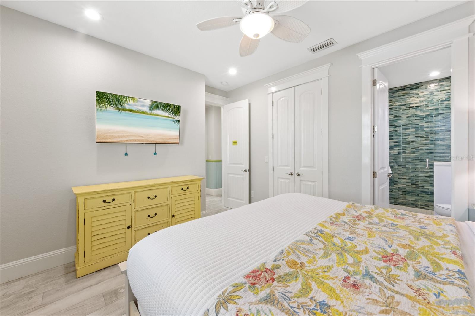 A4706045 Property Photo