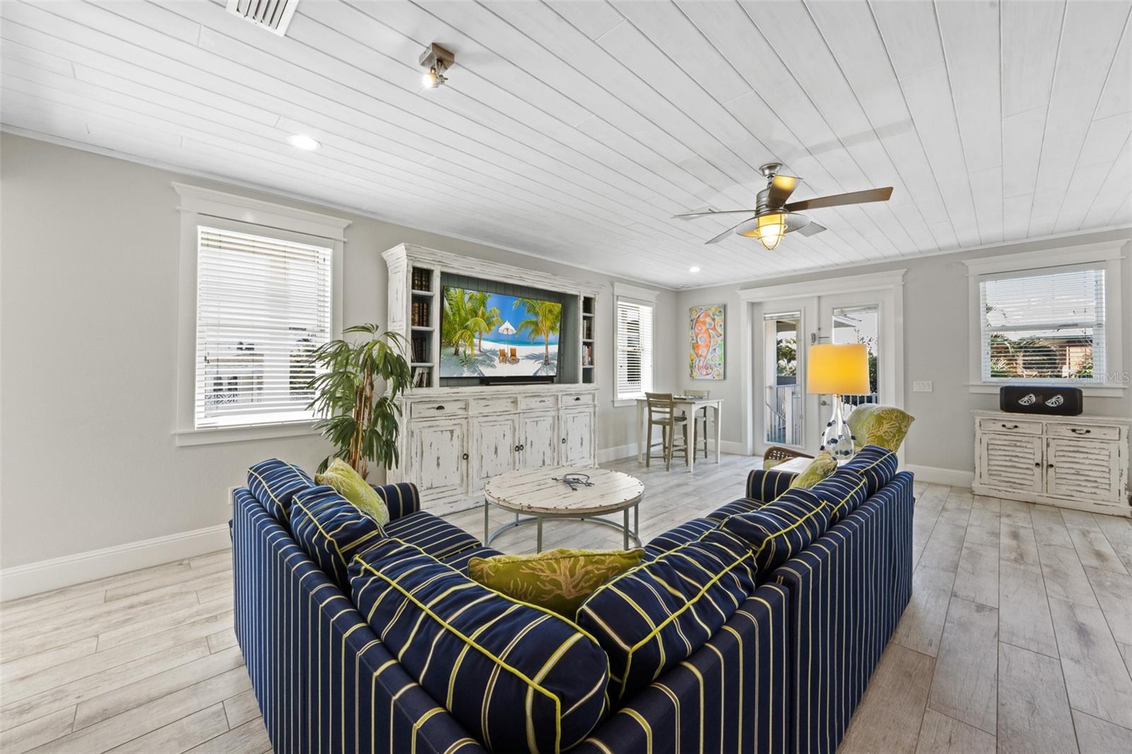 A4706045 Property Photo